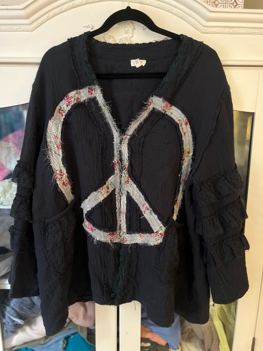 ☮️ gorgeous POL size Small mixed--media embellished ☮️ boutique, brand cardigan - Picture 9 of 9